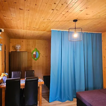 Alojamento de Turismo Selvagem Drewniana Kraina Władysławowo